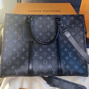 SAC PLAT HORIZONTAL ZIPPIE Louis Vuitton black bag